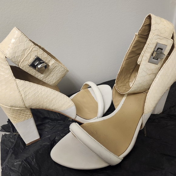 Open toe high heel sandal - Picture 7 of 7